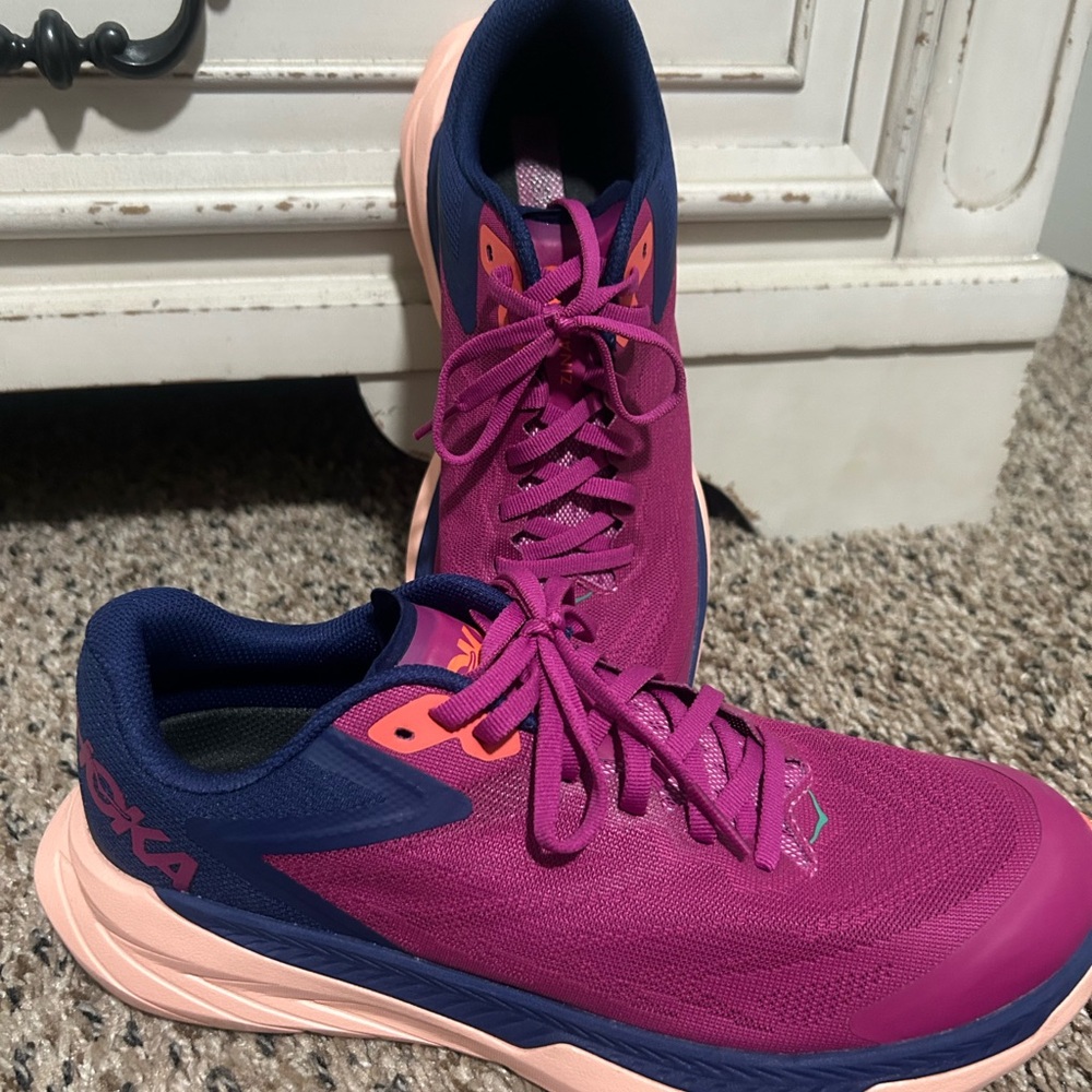 Women’s HOKA Zinal Shoes Like New